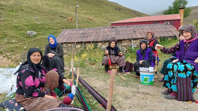 Şalpazarı’nın Çepni Kadınları Yaylalarda da Kültürel Mirası Yaşatıyor…