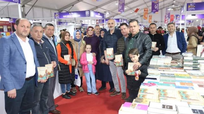 Üsküdar’da “8. Kitap Fuarı”nda imza günü
