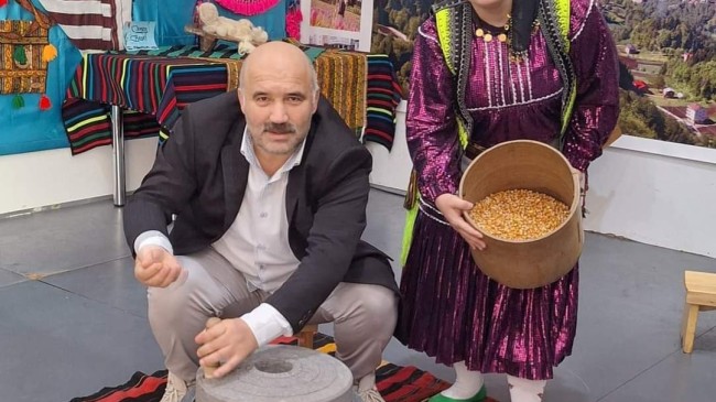 MISIR YARMASI YAPILAN EL DEĞİRMENİ