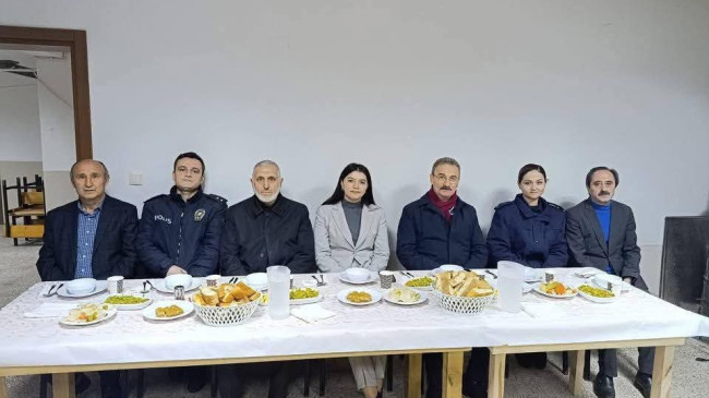 Sayvançatak’da Kurulan Gönül Sofrası Birleştiriyor..