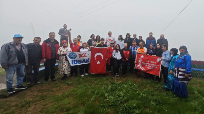 Doğa Severlerin Sis Dağı Yürüyüşü..